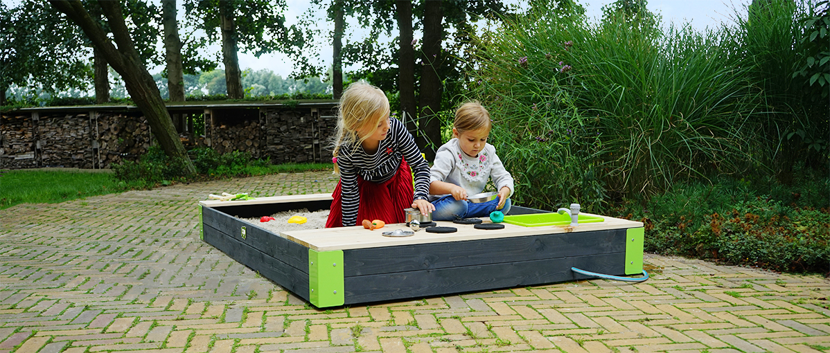 Playing outside in the winter with EXIT Toys