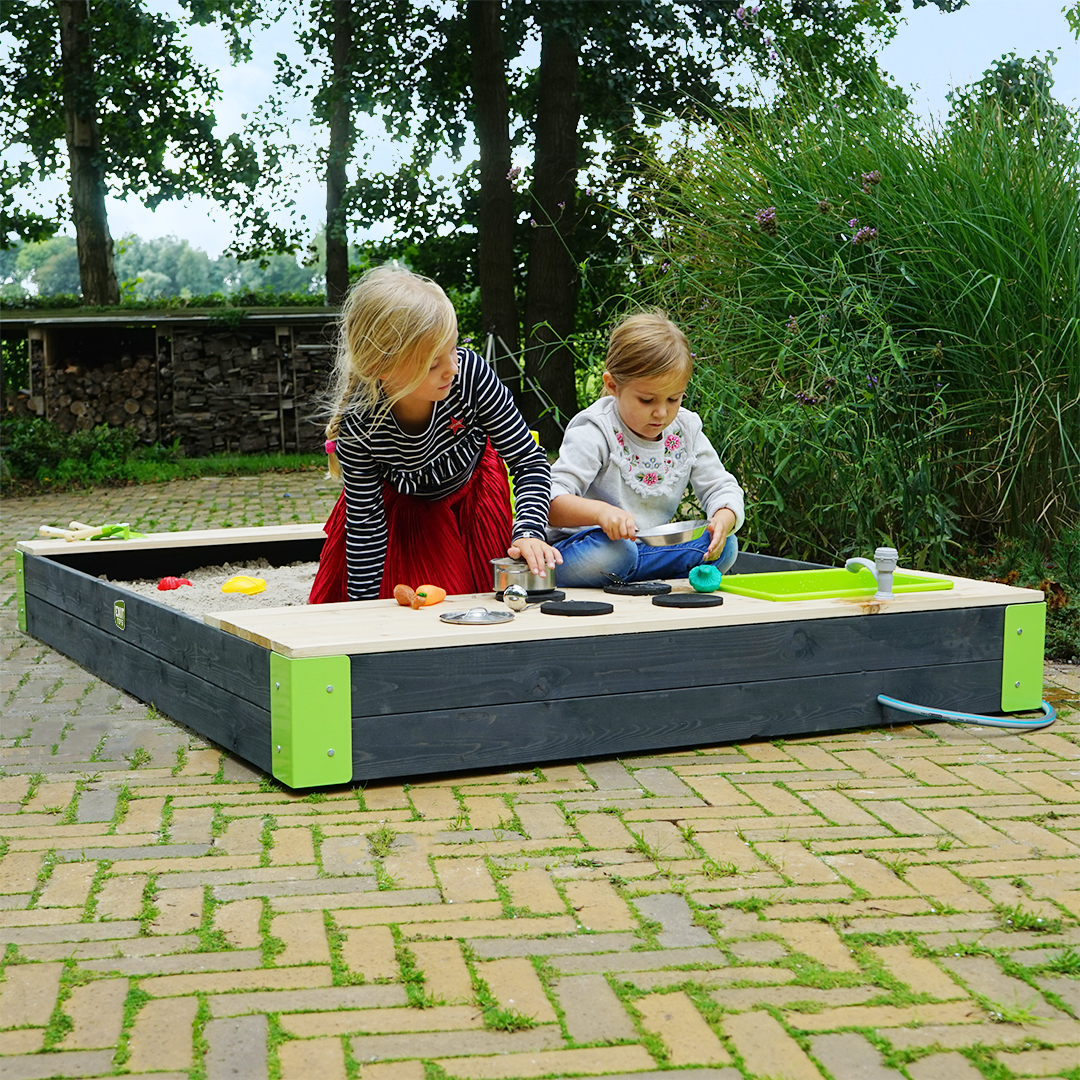 Outdoor toys shop for winter