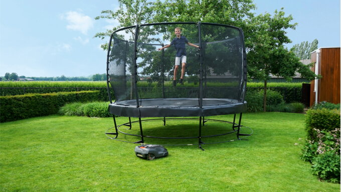 EXIT Robot mower stop: The solution for trampolines on grass