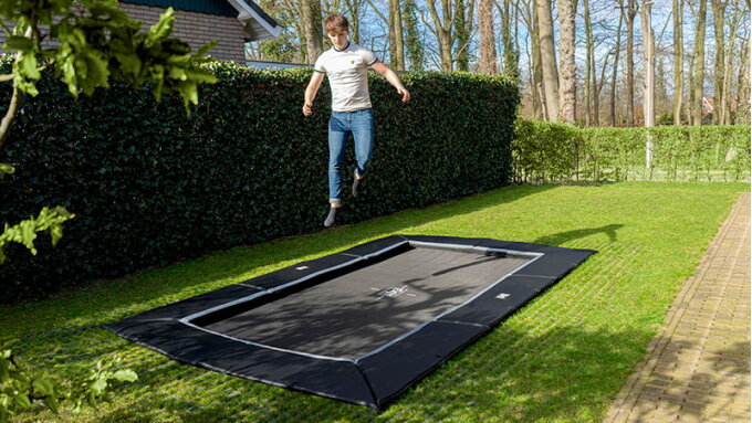 An inground or groundlevel trampoline?