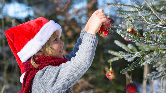 The most fun Christmas games for outside