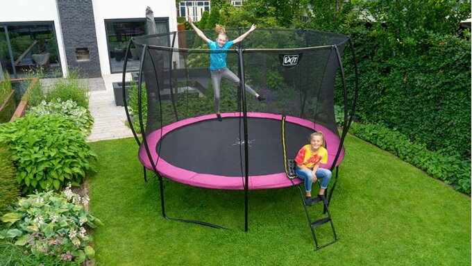 Protecting your EXIT trampoline against fierce winds