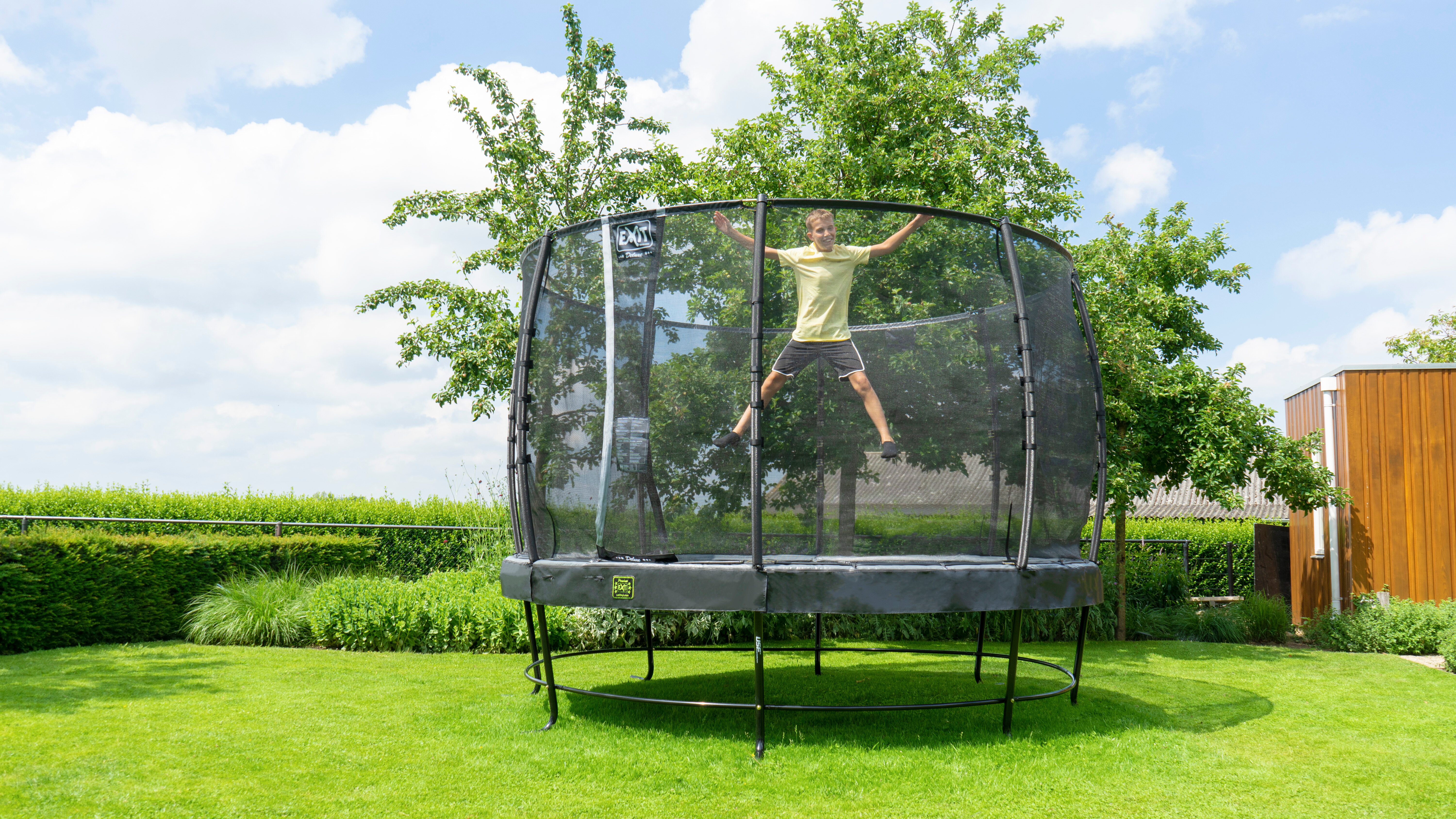 Take advantage of the EXIT Elegant trampoline lime bundle deal and receive free accessories for a complete set. Safe, stylish and ready to use in your garden.